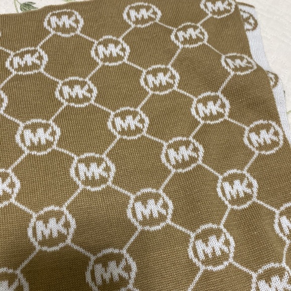 MICHAEL Michael Kors Logo MK Brown Cream Women's One Size Fits All Scarf - Picture 3 of 6